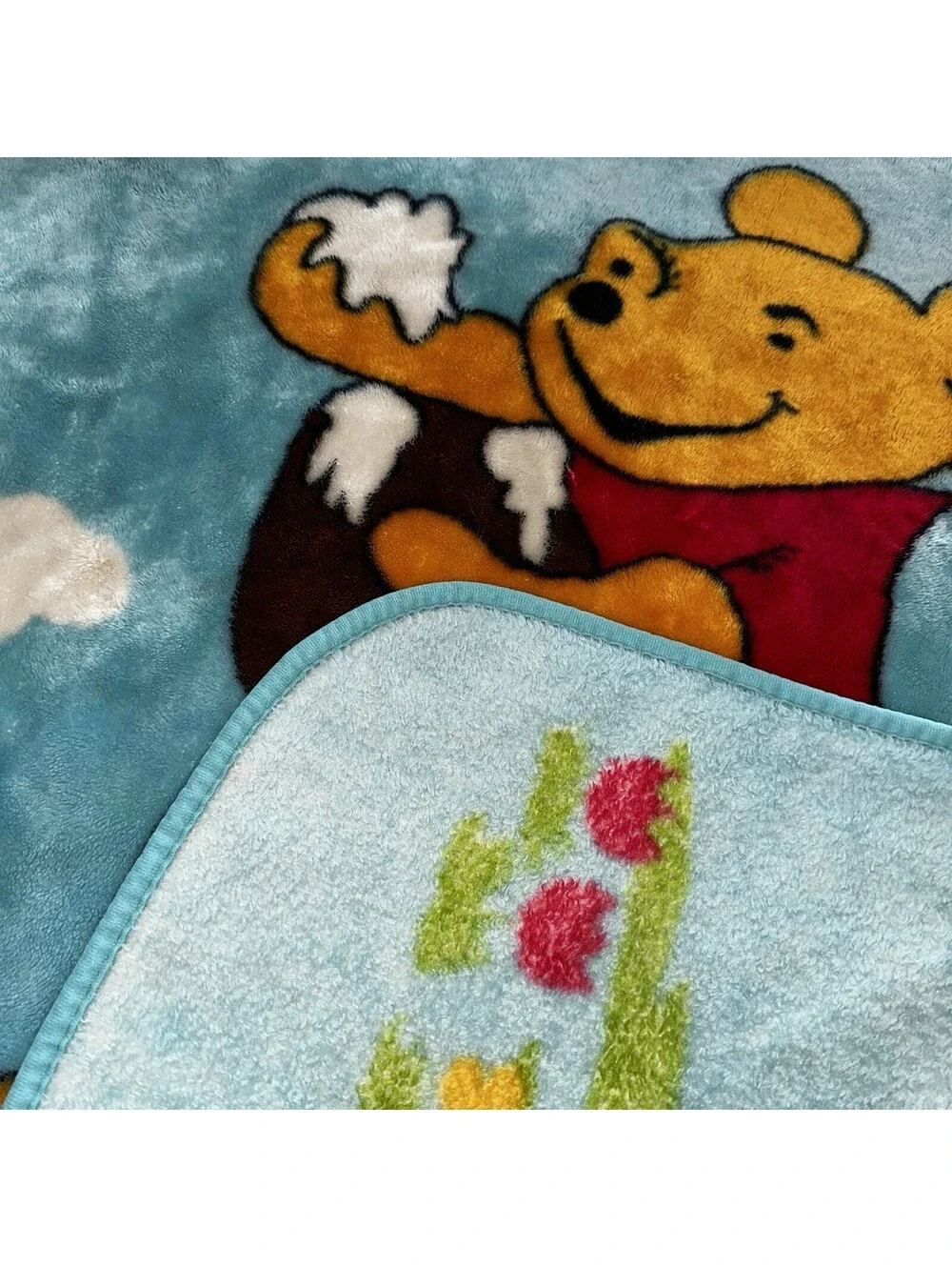 Vintage Winnie the Pooh Honey Pot Light Blue Plush Fleece Blanket Funky Eye VGC